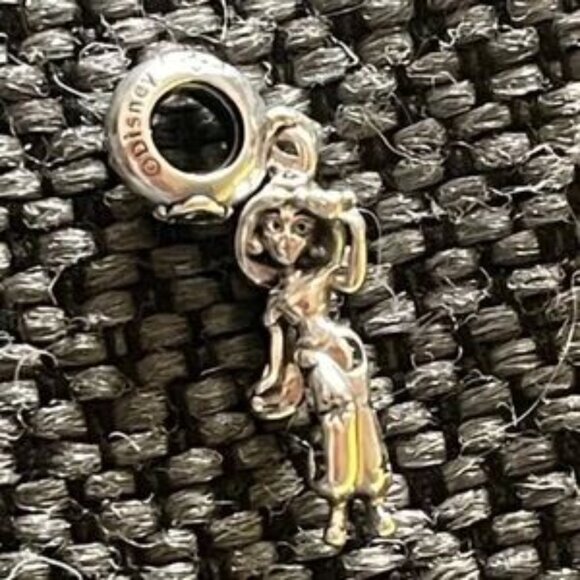 Pandora Disney Aladdin Princess Jasmine Dangle Charm - Picture 3 of 3